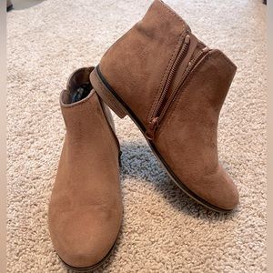Cat and Jack suede girls booties